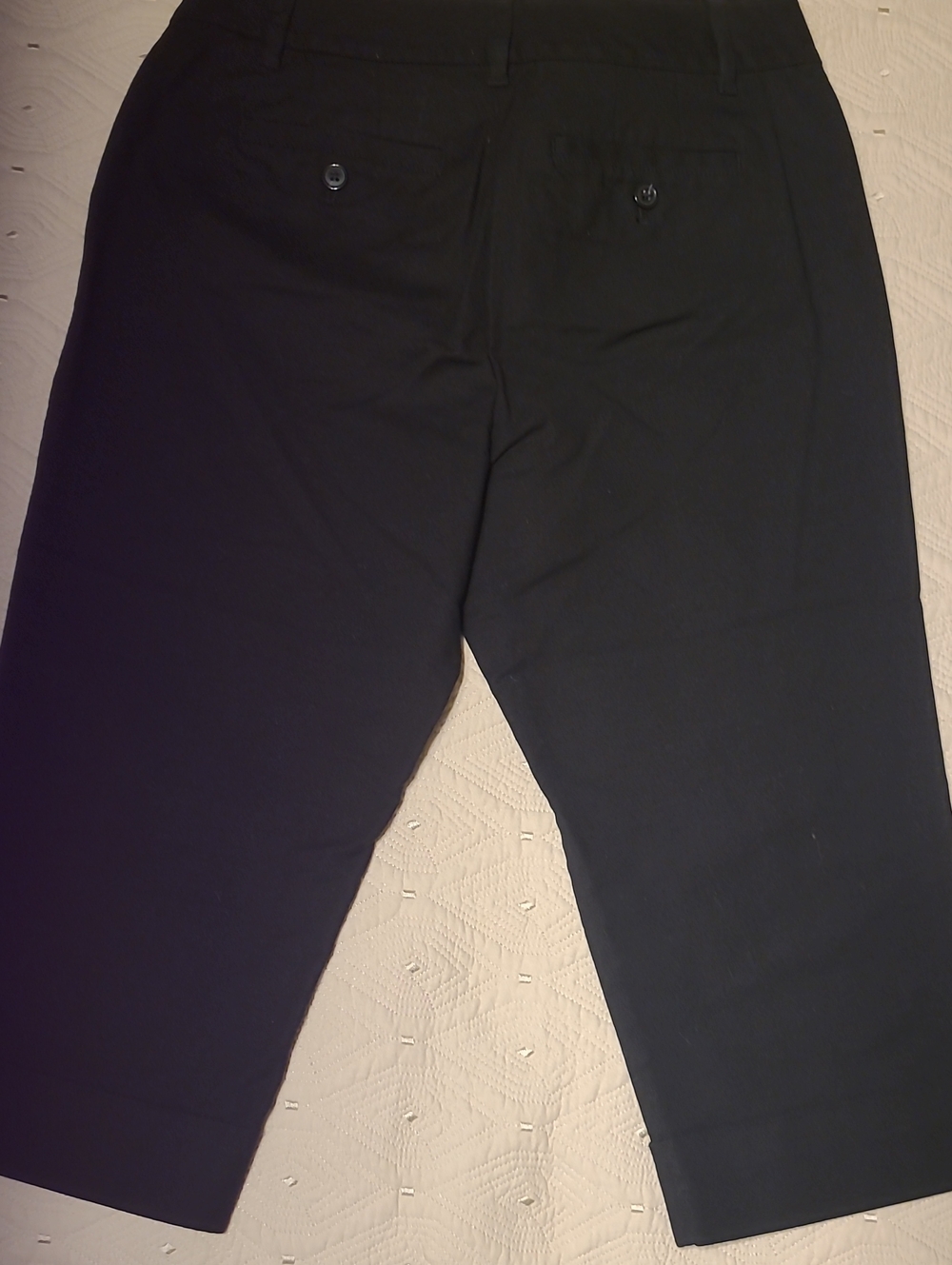 Ann Taylor Capris With Cuff Black Size 6P - Picture 4 of 4
